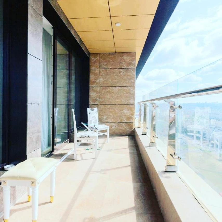 1 Room 60M2 Center Of Obolon Near River Side. With Terrace. 22 Floor Kijev Kültér fotó