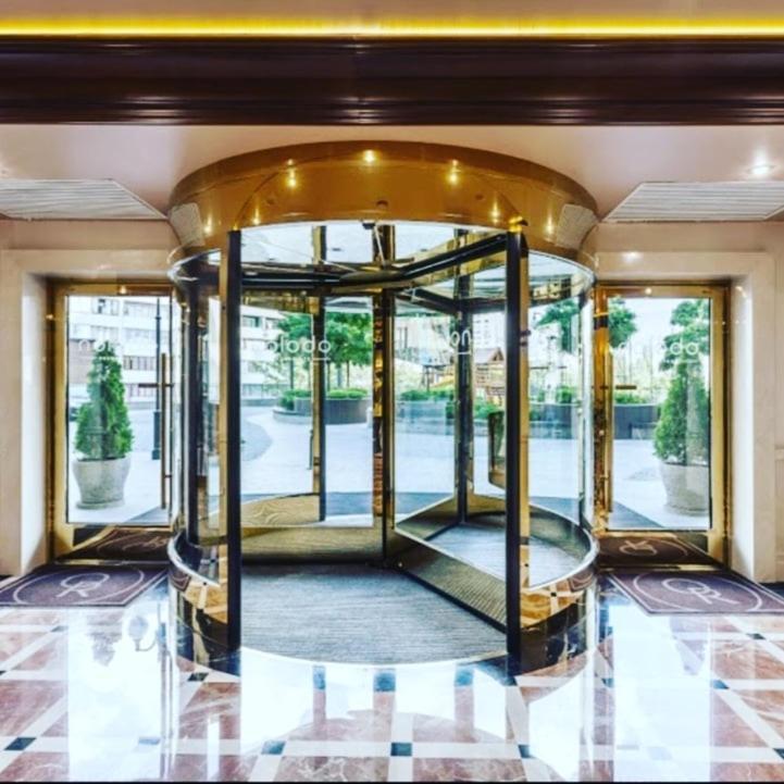 1 Room 60M2 Center Of Obolon Near River Side. With Terrace. 22 Floor Kijev Kültér fotó