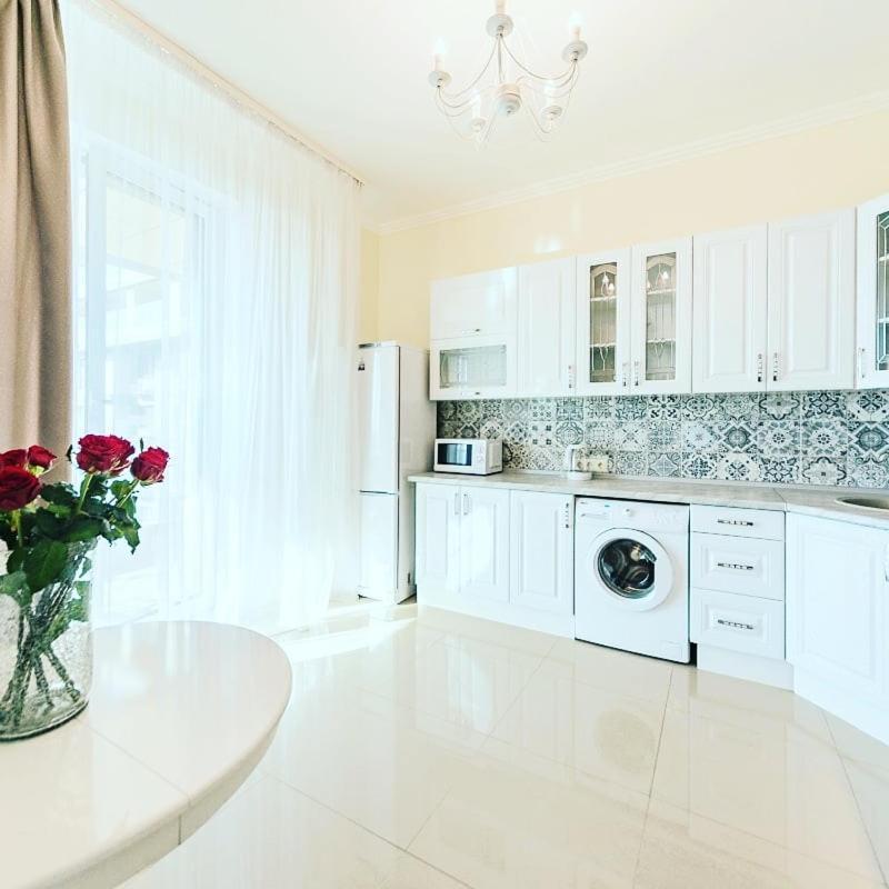 1 Room 60M2 Center Of Obolon Near River Side. With Terrace. 22 Floor Kijev Kültér fotó